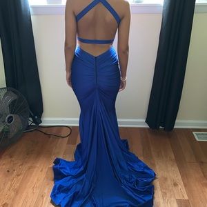 A exotic blue dress